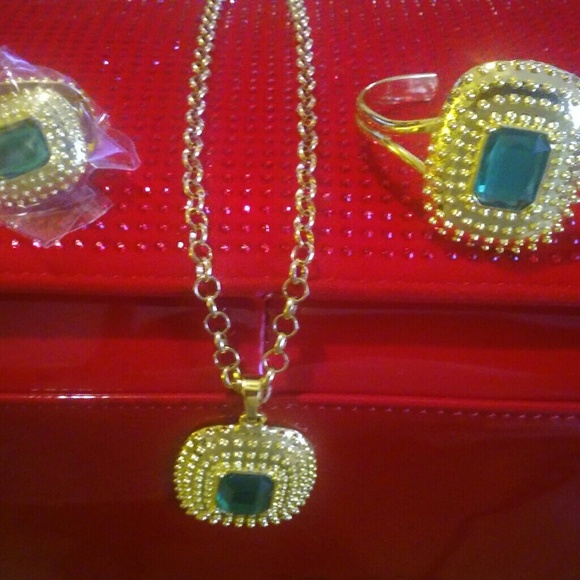 Jewelry - Picture 3 of 3